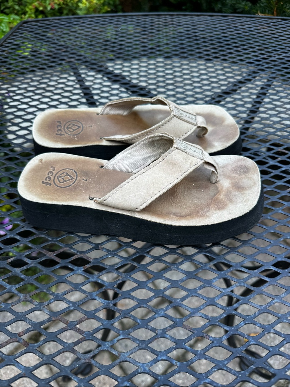 Reef Beige Platform Thong Sandals with Black Size 7